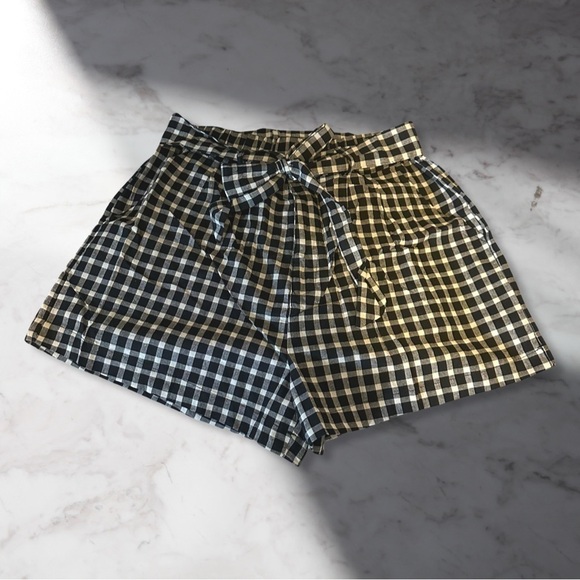 NastyGal Mono Checked Belted Shorts In Size L - Picture 4 of 6